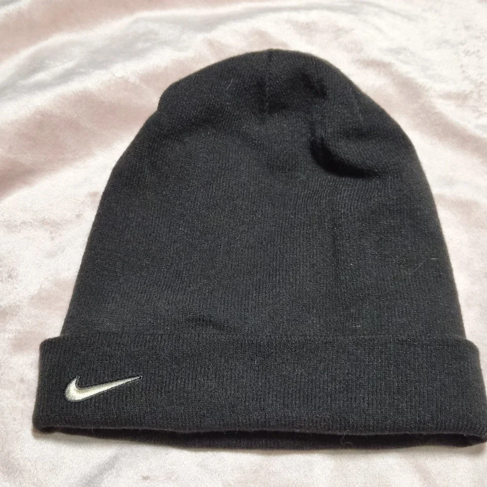 Nike‎ Wake Forest Beanie Reversable With Ventilation